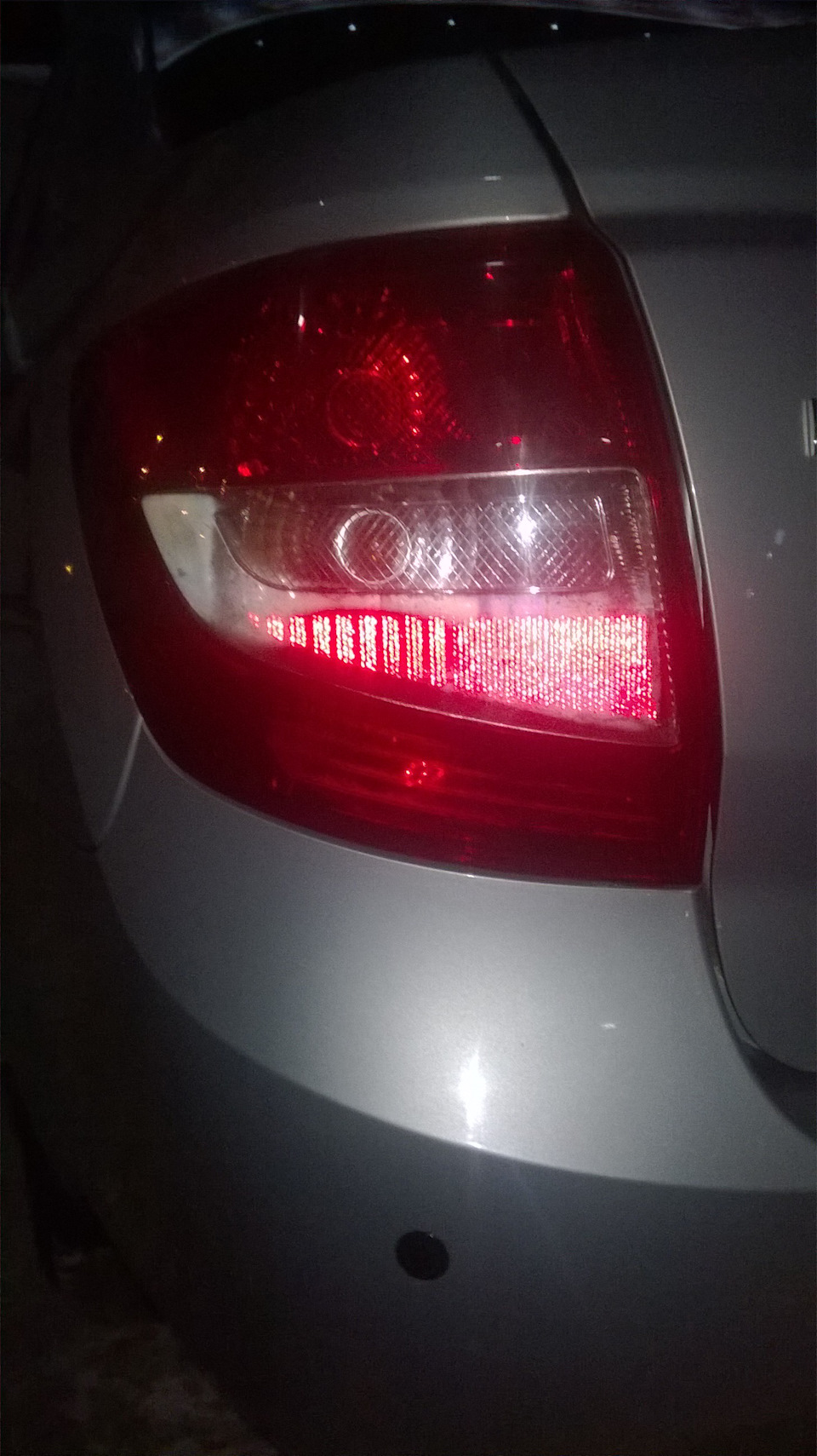 Запотевание задней блок-фары — Lada Гранта, 1,6 л, 2016 года ...