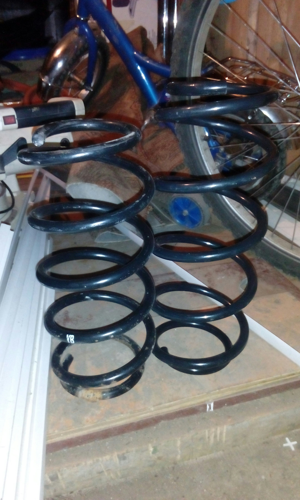 Пружины Клаксон — Opel Vectra B, 1,8 л, 1998 года | запчасти | DRIVE2