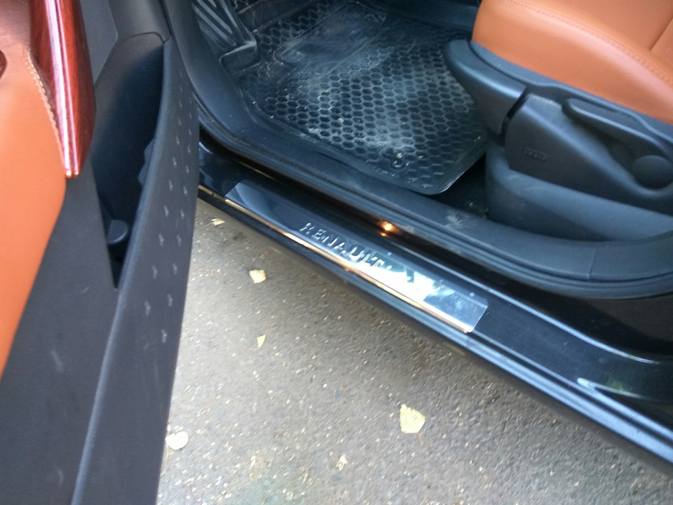 Накладки на пороги Renault Megane 2 — Renault Megane II, 1,6 л, 2008 ...
