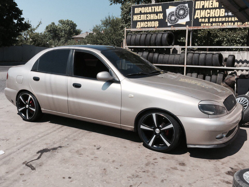 3 колеса р15. Заз сенс на 16 дисках. Диски zw r16 lanos. Заз шанс 1. Заз сенс на 16 дисках.