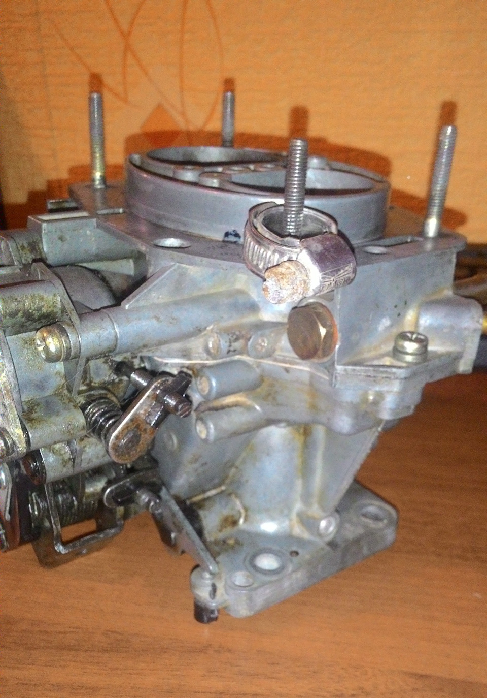 карбюратор ссср к-36п. 8 карбюратор. вертикальный карбюратор вебер. карбюратор ваз 2101 дааз. первые карбюраторы.