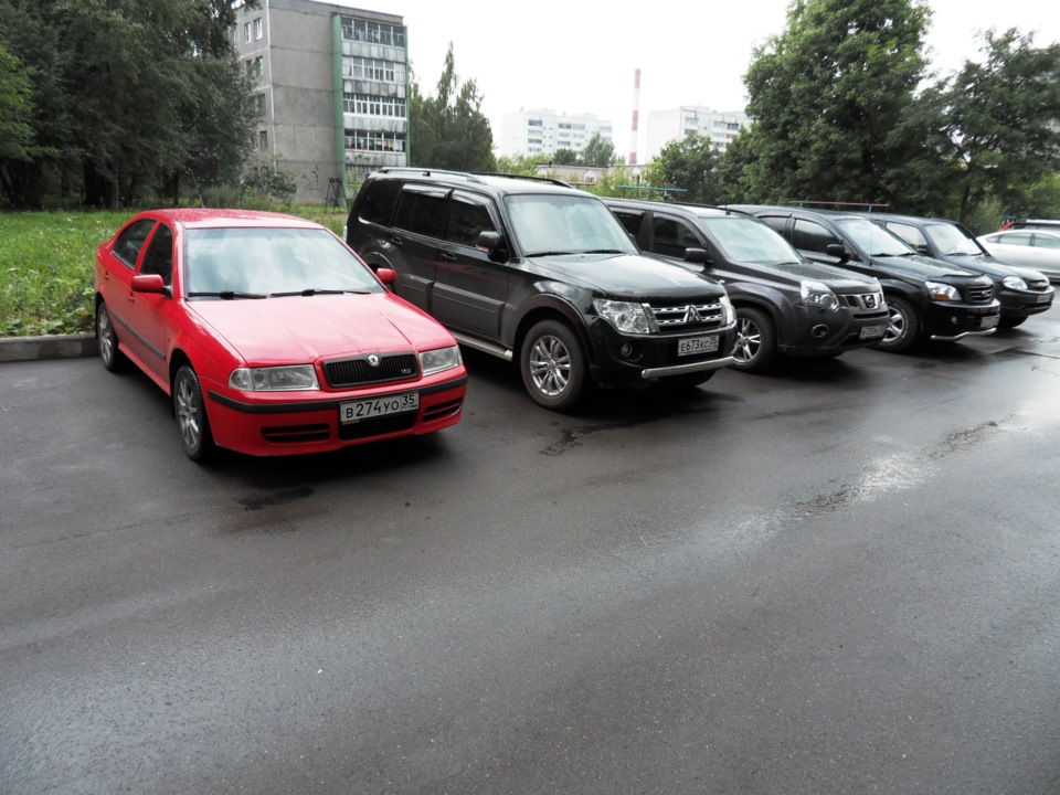 раскрасил черно-серую атмосферу своего города) — Skoda Octavia A4 Mk1 ...