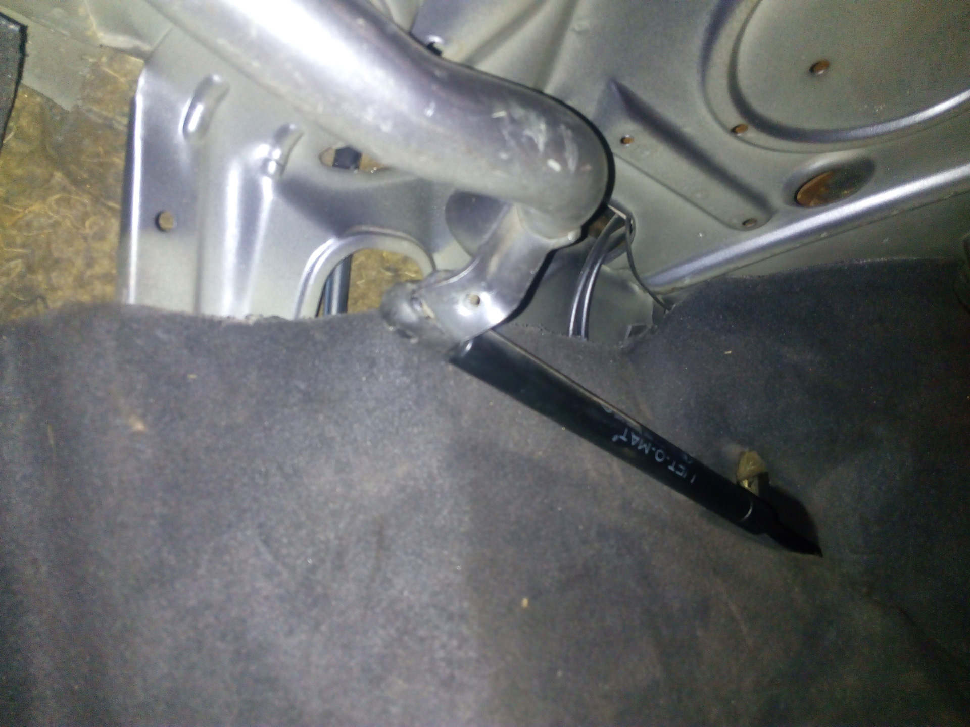 Skyline 32 торсионы багажника. шевроле кобальт пружина багажника. электропривод багажника polo nf. подъем крышки багажника. держатель крышки багажника шевроле лачетти седан.