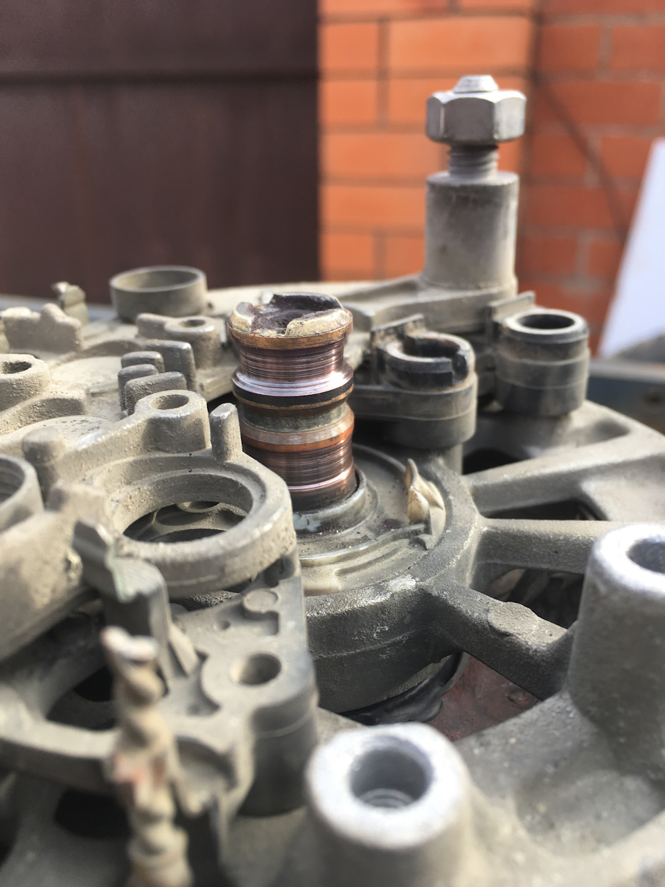 Замена коллектора генератора (токосъемные кольца), щетки ...