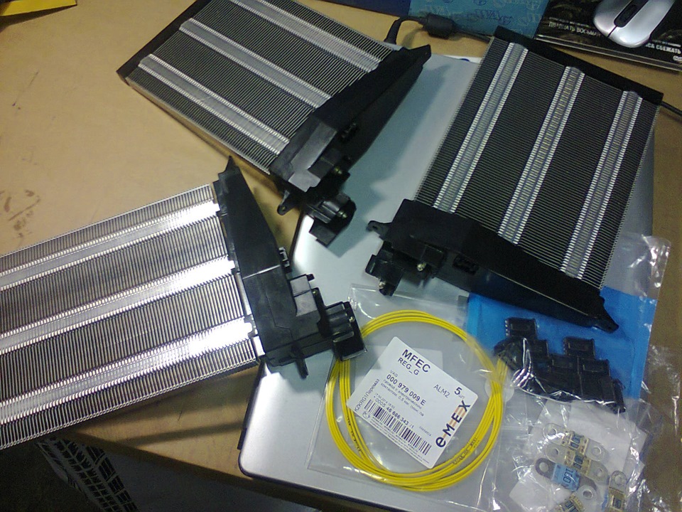 Фото в бортжурнале Skoda Yeti. Запчасти на фото: 000979009E