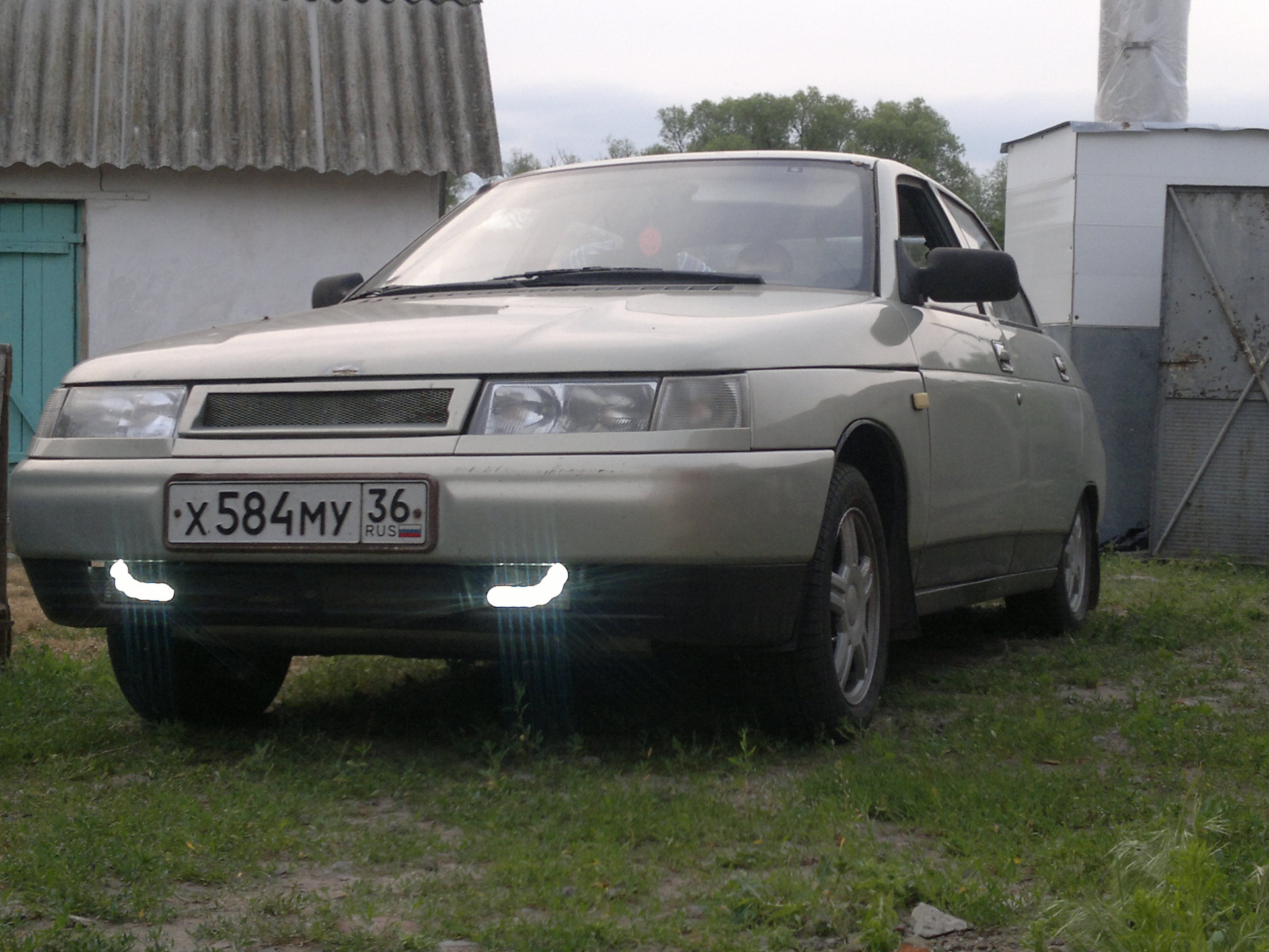 ходовые огни ВАЗ 2110 в место противотуманок — Lada 21102, 1,5 л, 2000 ...