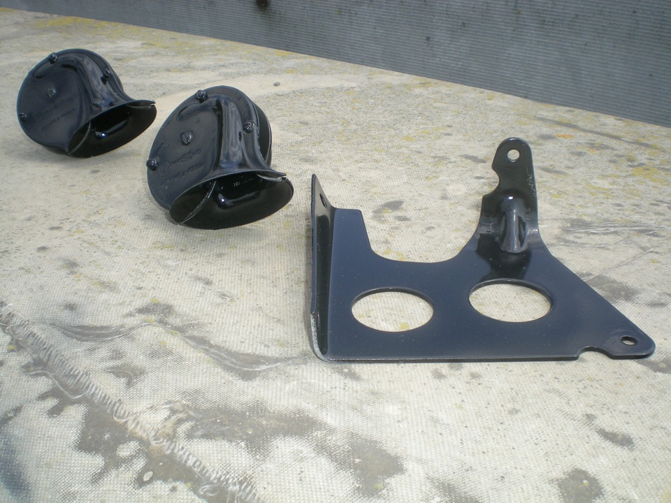 звуковой сигнал с311. крепеж звукового сигнала волга. сигнал с кронштейном 12v. кронштейн звукового сигнала 3110. удлинитель на сигнал волга.