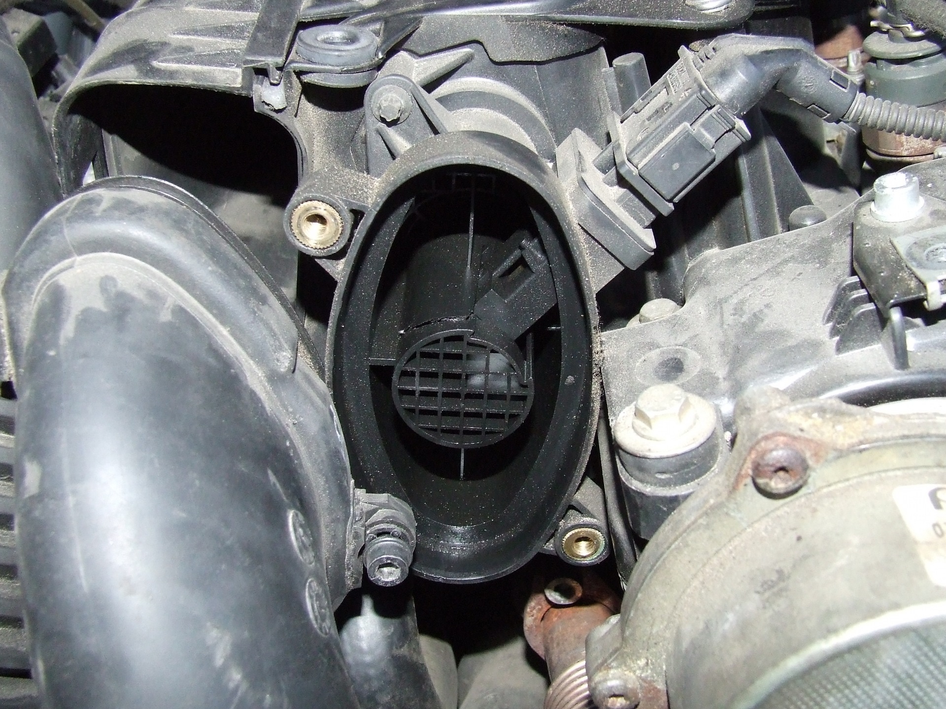 Как заменить расходомер. Монтаж водяного счетчика. Расходомер воздуха ситроен с5 2. Поверка водомерных счетчиков. Как заменить расходомер.