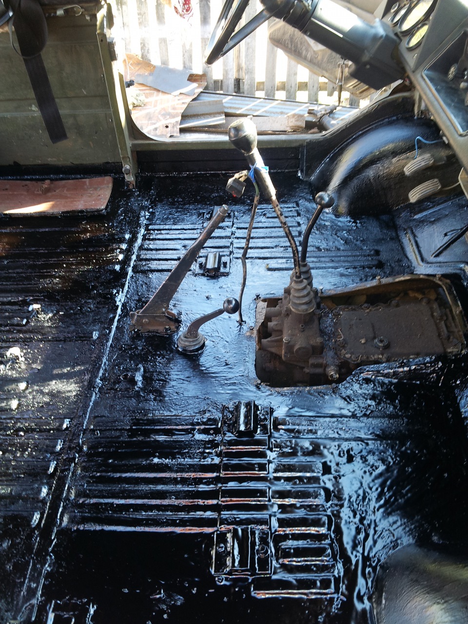 Решили промазать днище… — ЛуАЗ 969, 1,1 л, 1994 года | кузовной ремонт ...