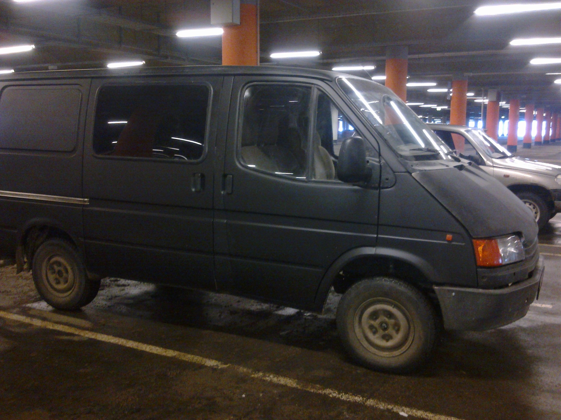 Форд транзит черный дым. Форд Транзит 1989. Форд Транзит 1989 года. Ford Transit черный. Форд Транзит черно матовый свет.