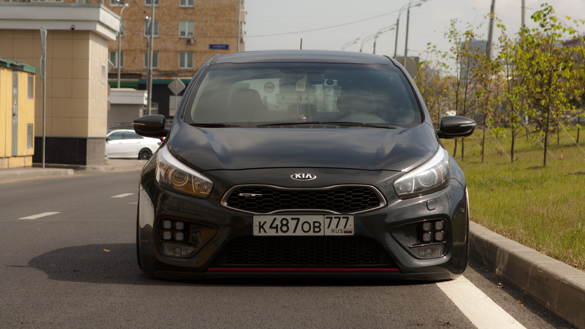 Kia Ceed gt коричневый