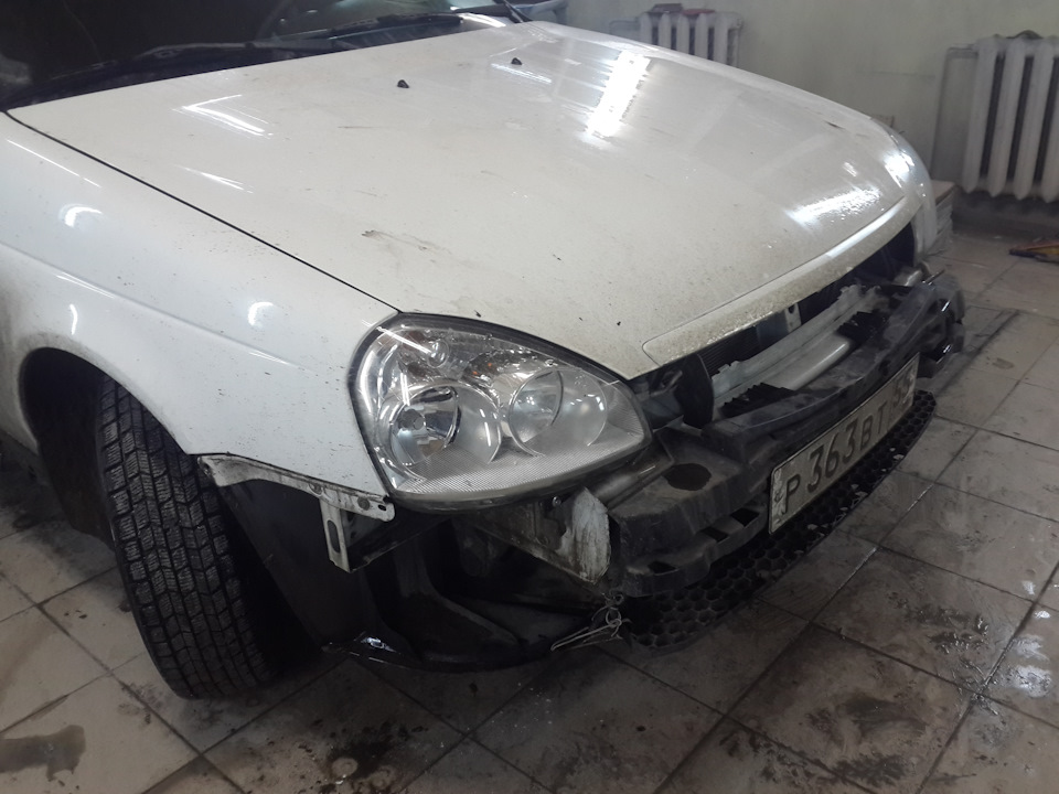 Собака на мосту, откуда она там? — Lada Приора седан, 1,6 л, 2012 года ...