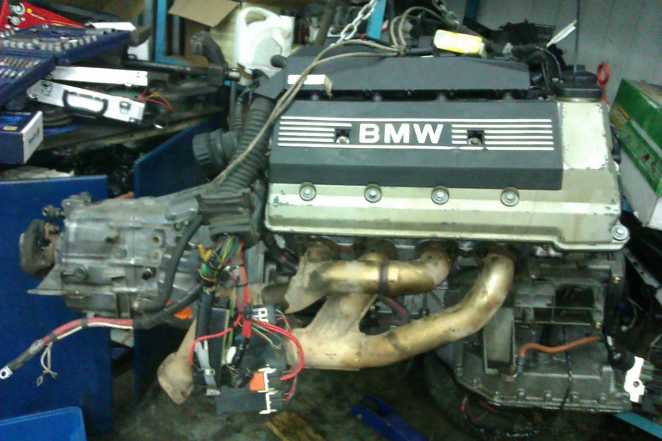 М 60 б 40. BMW мотор м62. BMW м60 двигатель. М60в30 мотор. М60б30 злой коллектор.
