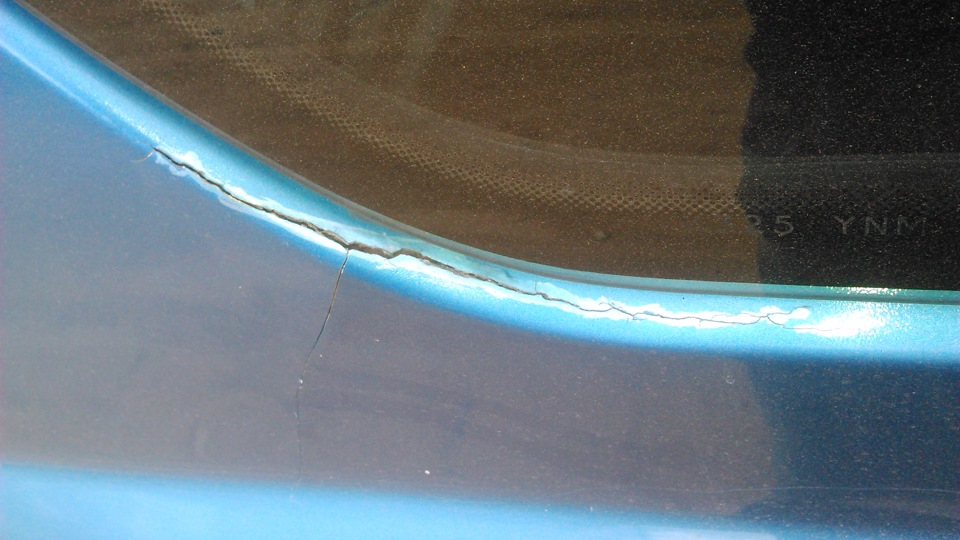 Почему после хорошего кузовного ремонта шпаклевка все еще имеет трещины?