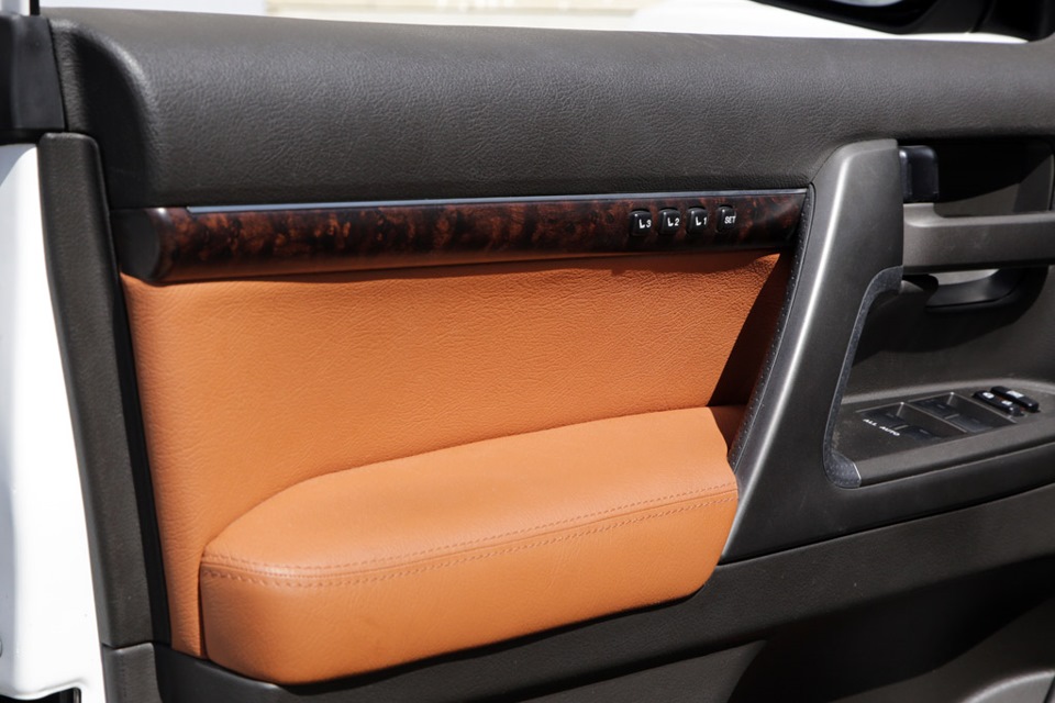 Фото в бортжурнале Toyota Land Cruiser 200