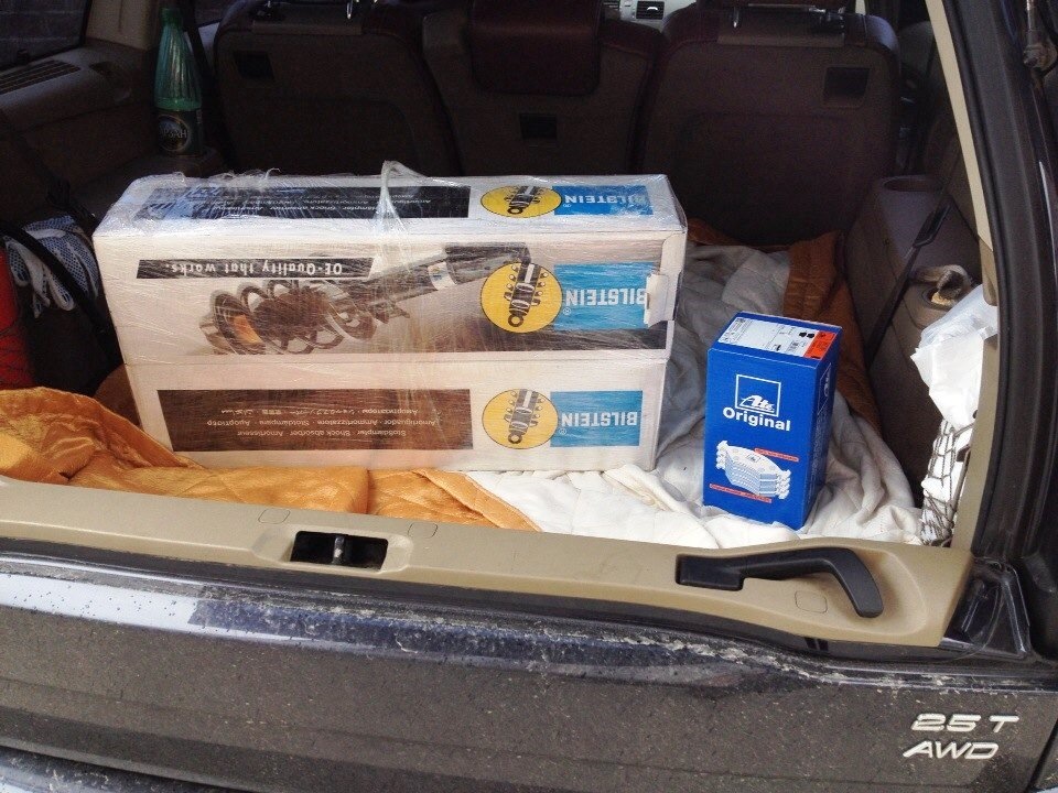 Передние амортизационые стойки и колодки — Volvo XC90 (1G), 2,5 л, 2008 ...