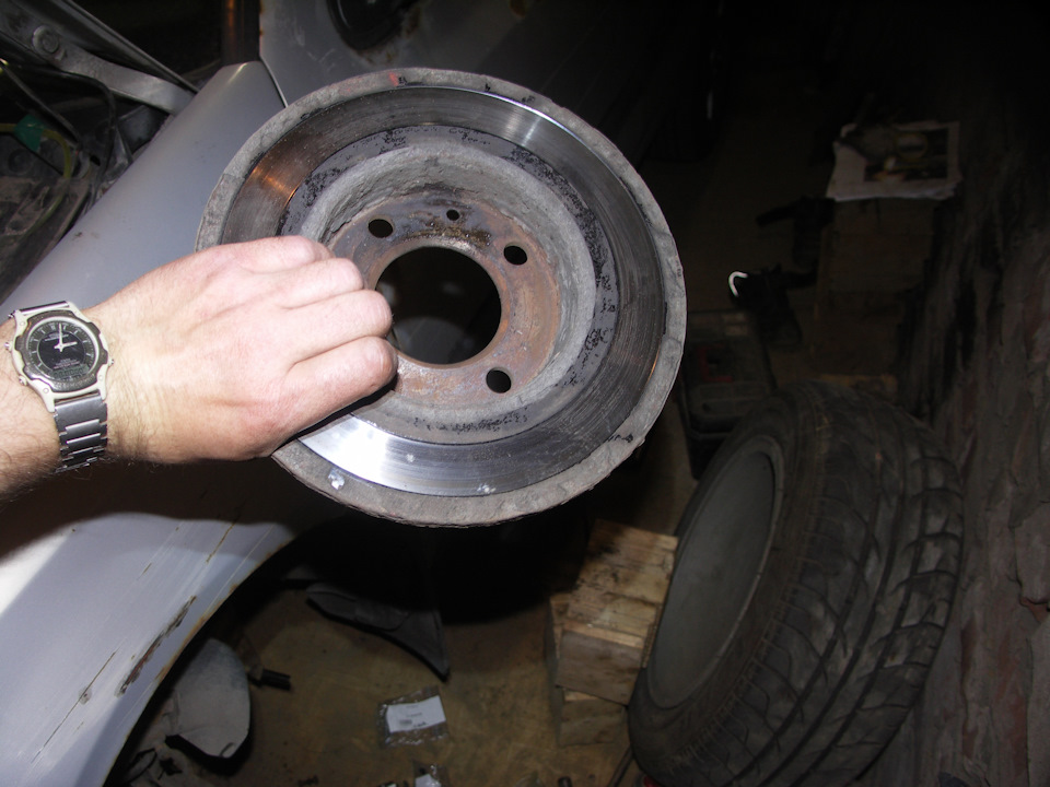 Тормозные колодки volvo xc70. Замена передних колодок 2108. Видео замена передних тормозных. Замена задних колодок солярис. Видео замена передних тормозных.