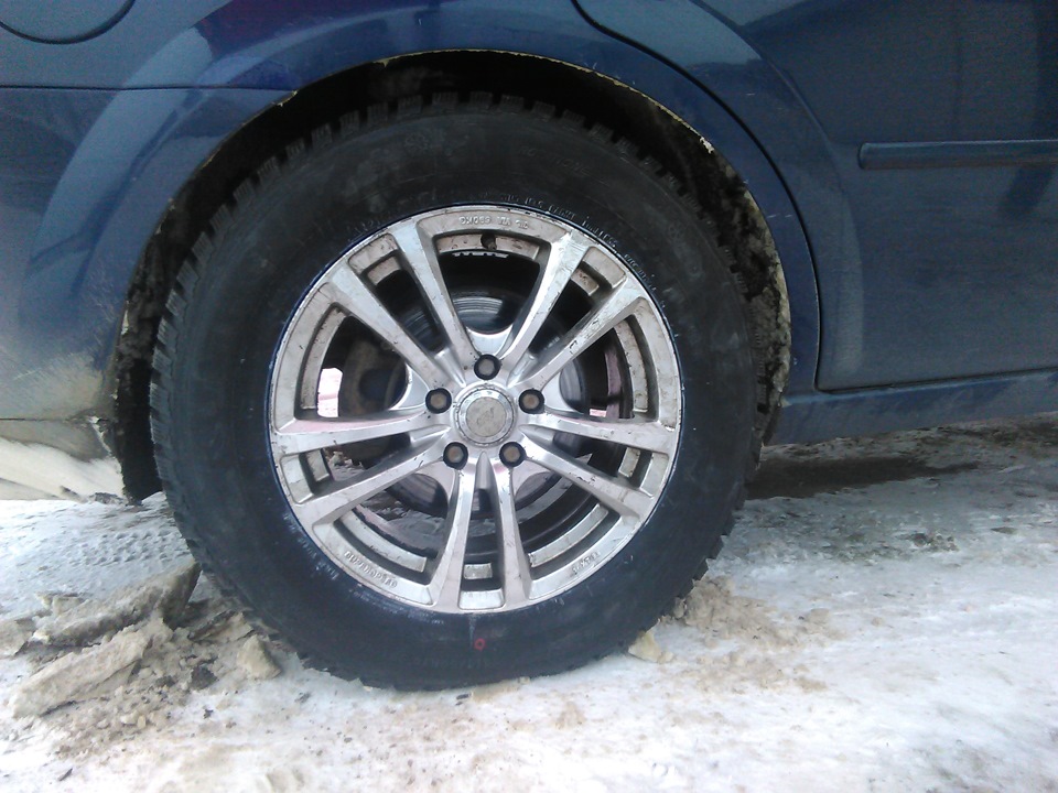 Зима резина 215. Колеса Мондео r16 215*60. 205/60 R16 зима Мондео. 215/60/R17 Форд.