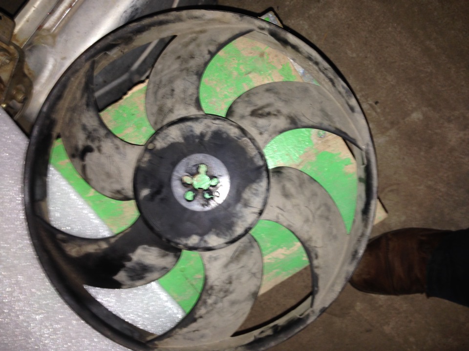 Вентилятор радиатора, поликлиновый ремень и ролик — Citroen Xantia, 1,8 ...