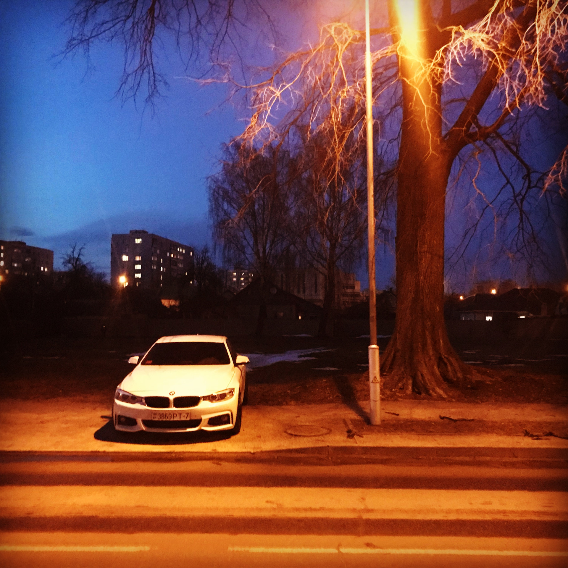 Бмв ночью