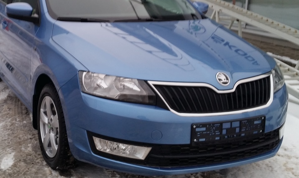 Спойлер или плёнка на капот, что лучше? (Плюсы и минусы) — Skoda Rapid ...