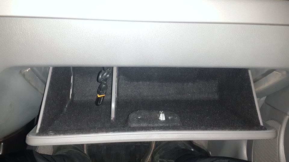 Плавное открывание бардачка — Chevrolet Lacetti 5D, 1,6 л, 2011 года ...