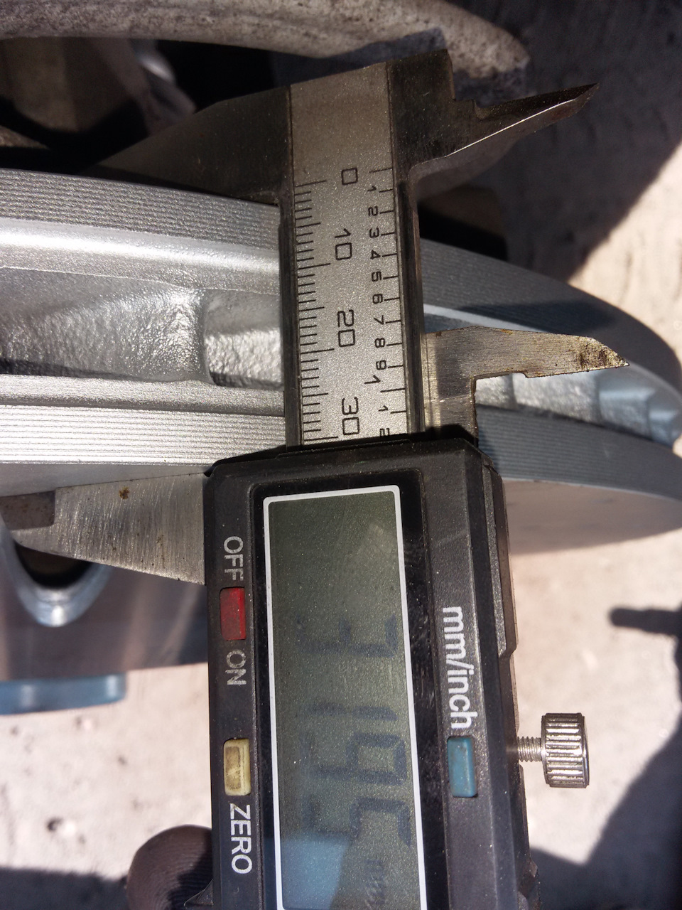 "Индикатор износа тормозного диска" или бюджетная замена дисков на RS3 ...