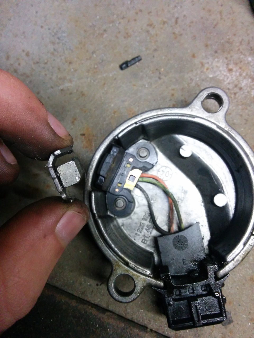 Датчик распредвала ауди а4 б6. Audi a8 4. Датчик положения распредвала ауди а6 с5 2. 6. Датчик g40 ауди a8.