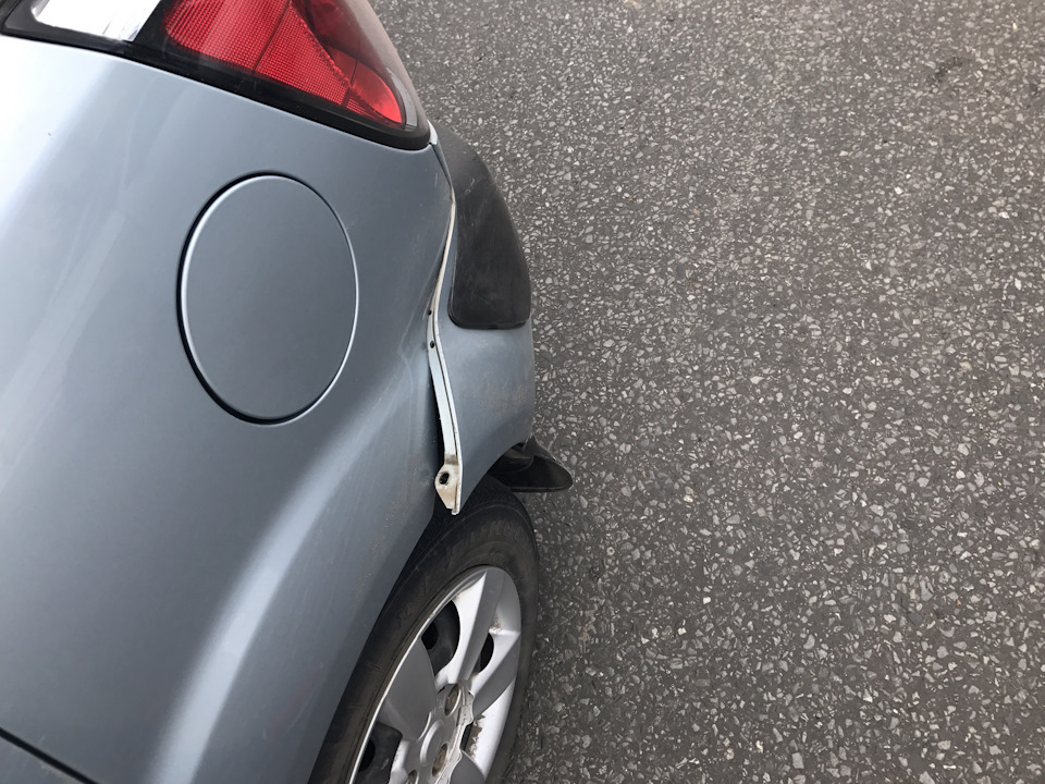 Поцеловали — KIA Rio (2G), 1,4 л, 2007 года | ДТП | DRIVE2