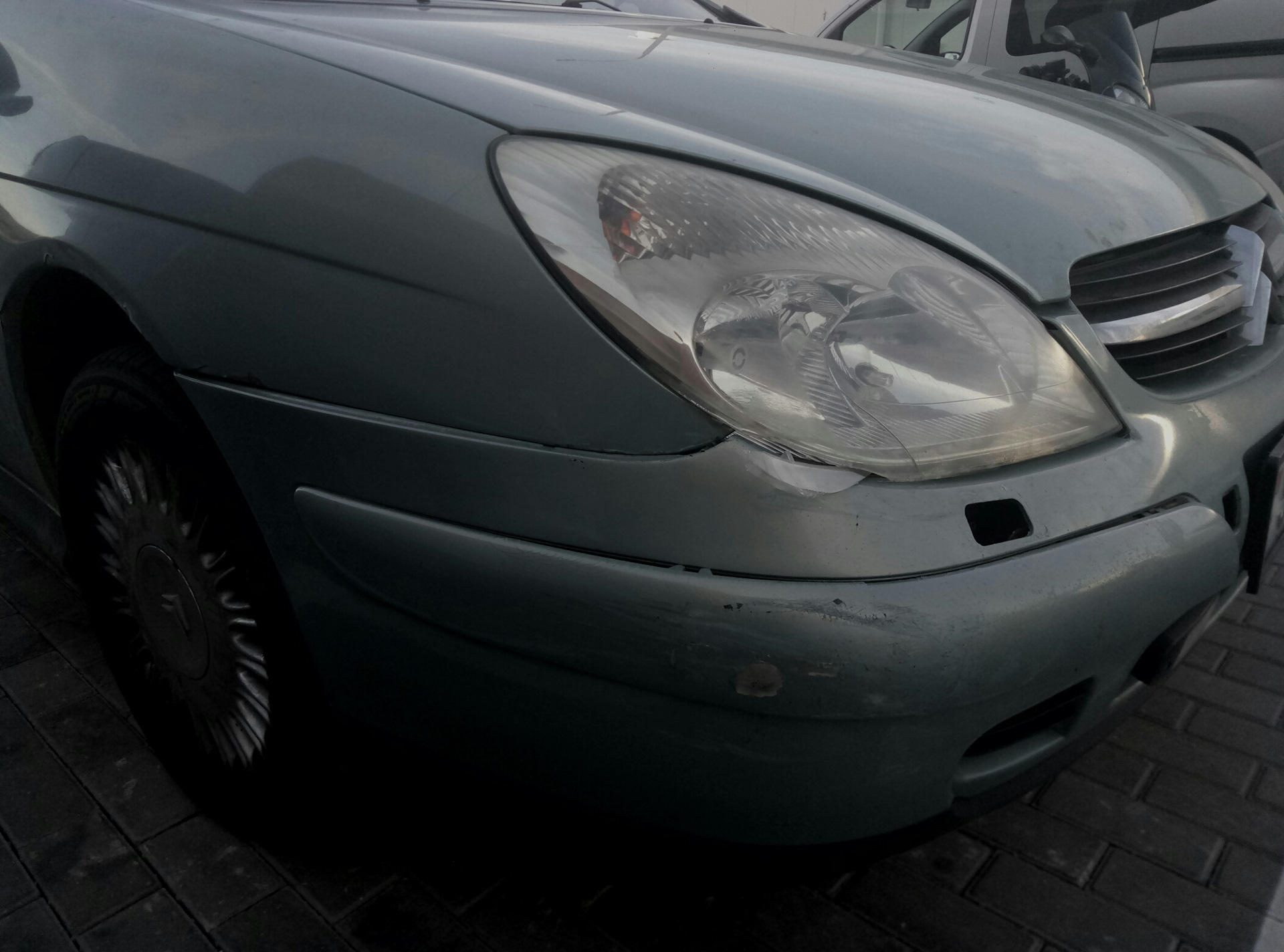 Опять 25, ДТП во дворе — Citroen C5 (1G), 2,2 л, 2002 года | ДТП | DRIVE2