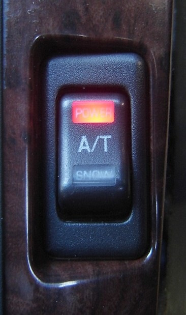 Кнопка a t power. Nissan terrano кнопка 4wd. ниссан эксперт 2002 кнопка акпп. кнопка на акпп ниссан цефиро а32.