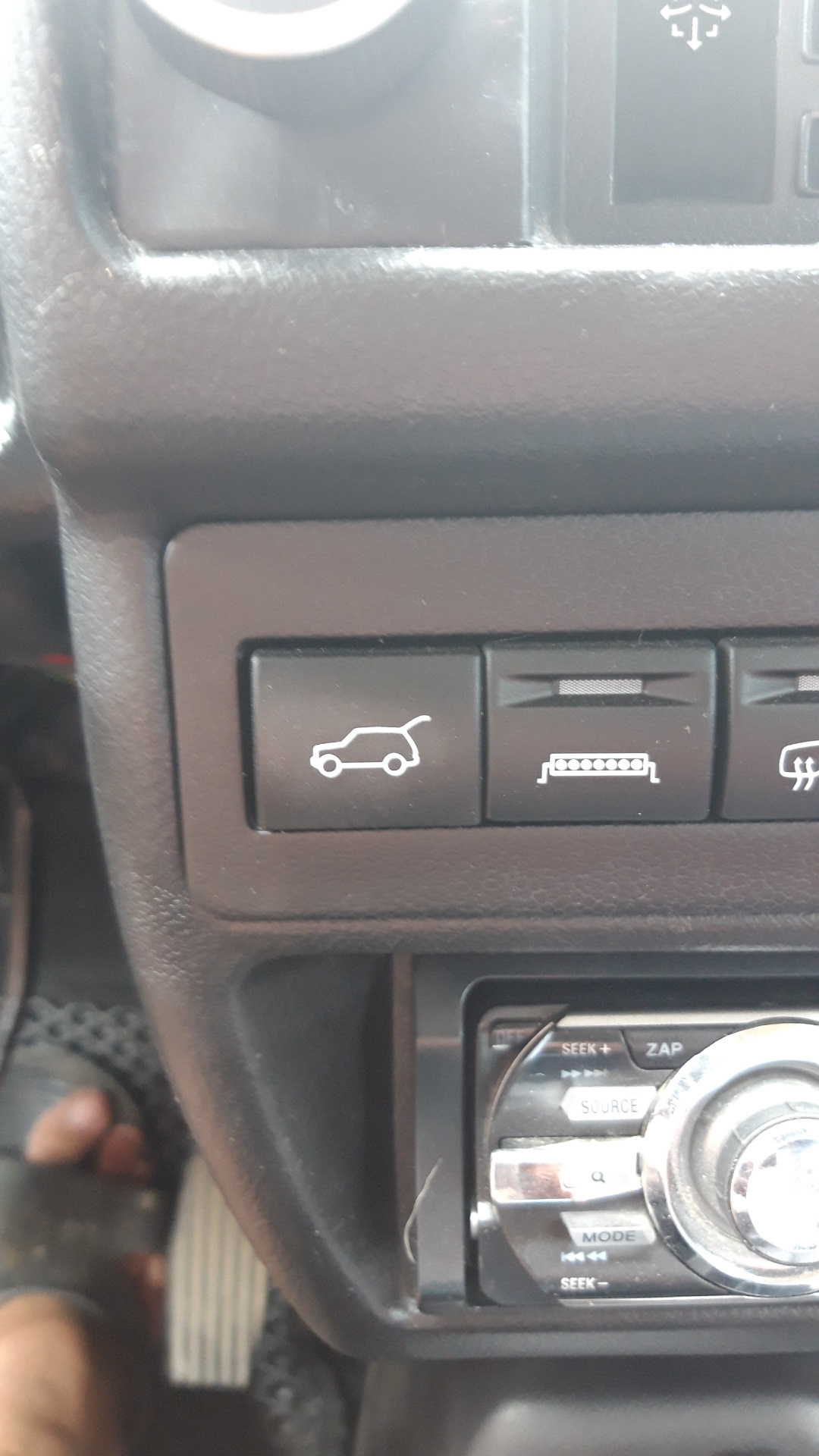 Электропривод замка багажника и подключение концевика двери багажника ...