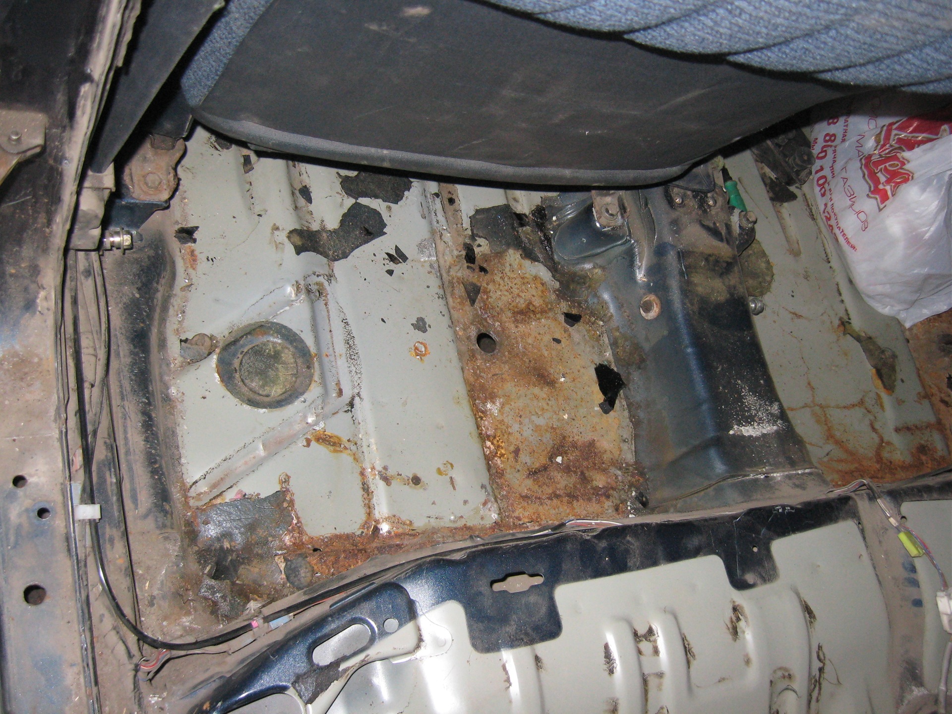 Started  - Toyota Carina II 15 L 1988