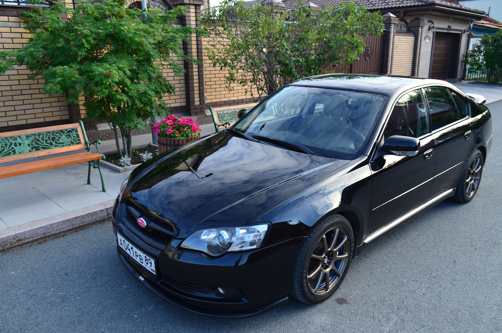 Subaru legacy spec b отличие