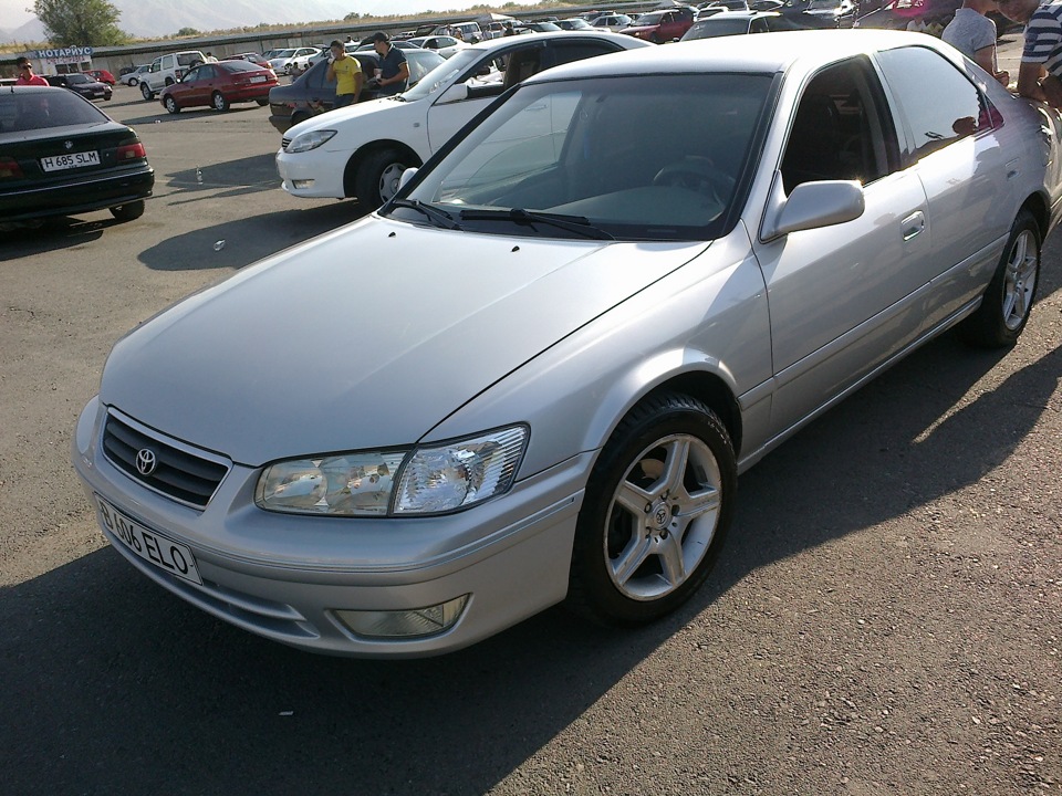 Toyota camry 2000 год фото