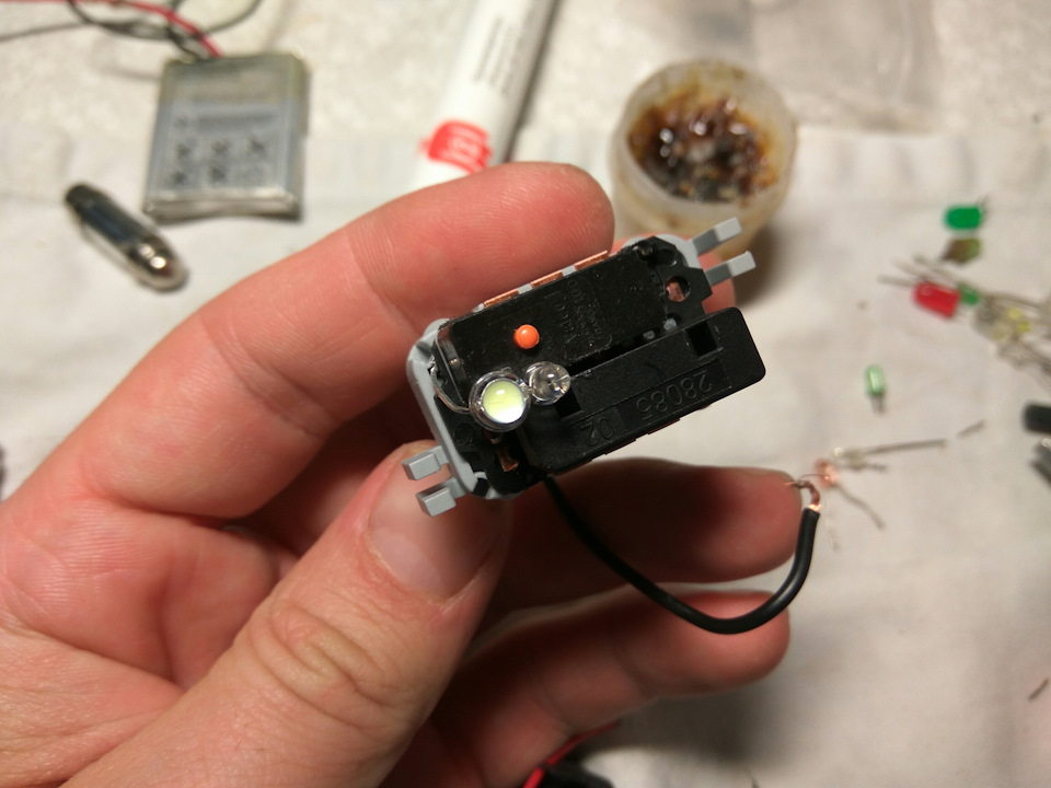 Кнопка включения подогрева сидений с двумя режимами подсветки. — Nissan ...