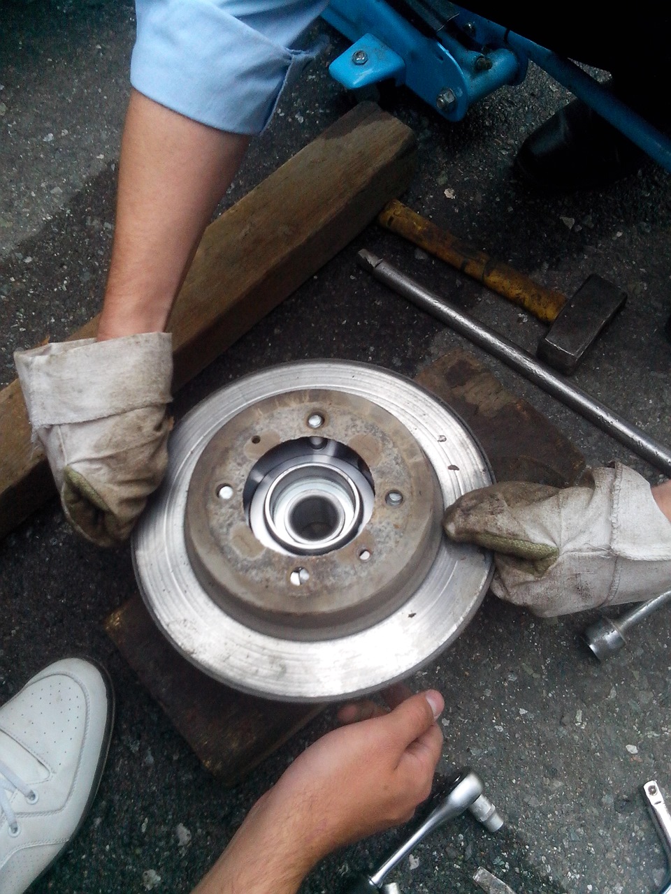 Заменил передние ступичные-подшибники (небольшая инструкция) - Pontiac Trans Spo