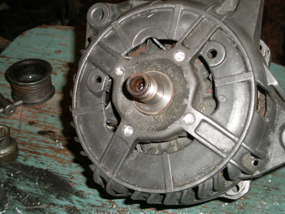 Генератор к4м. Подшипники генератора м72. Генератор на м113 бош 150 ватт. Генератор бмв м20. Генератор м10.