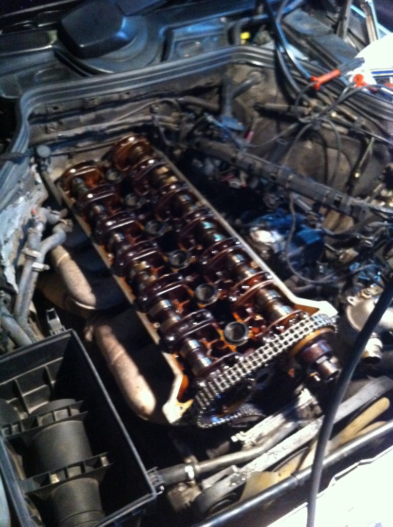 Замена П-образной прокладки, чистка вентиляции картерных газов ...