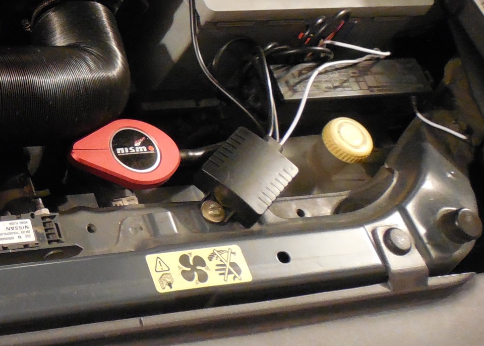 Блок управления ходовыми огнями. — Nissan Note (1G), 1,4 л, 2008 года ...