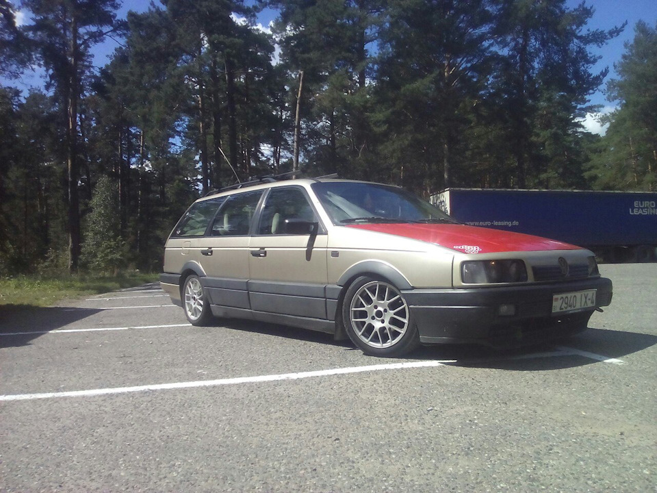 AZEV A r16 7.5j et 30 to passat b3 1.9static Gold Variant — Volkswagen ...