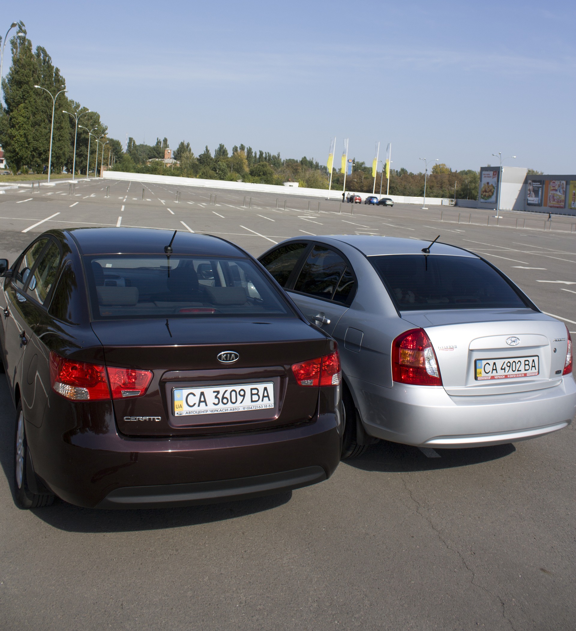 Фото vs Accent — KIA Cerato (2G), 1,6 л, 2009 года | фотография | DRIVE2