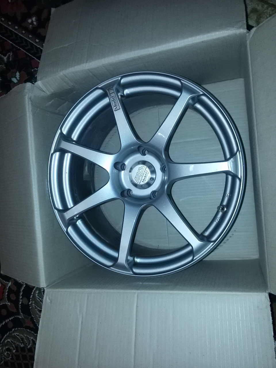 AVS モデルT7 114.3 5穴 17インチ 8J +45 白 ホワイト