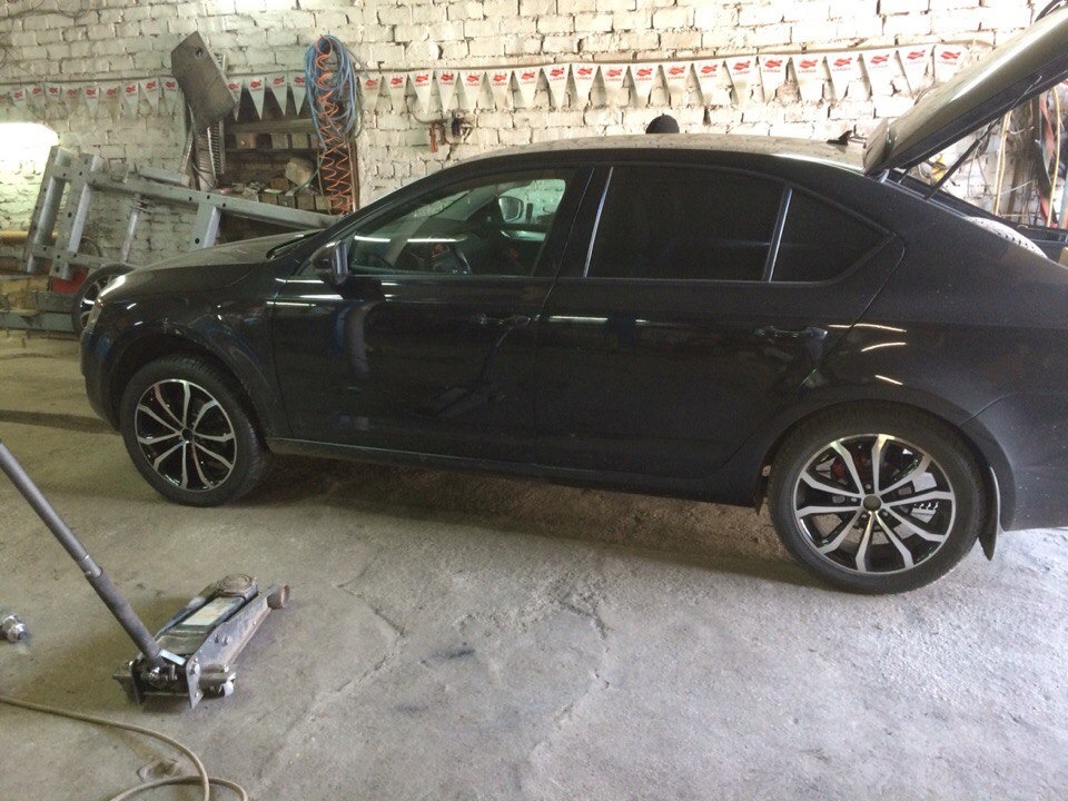 18 на лето и мишлен 245*45 — 245*45 — Skoda Octavia A7 Mk3, 1,2 л, 2014 ...