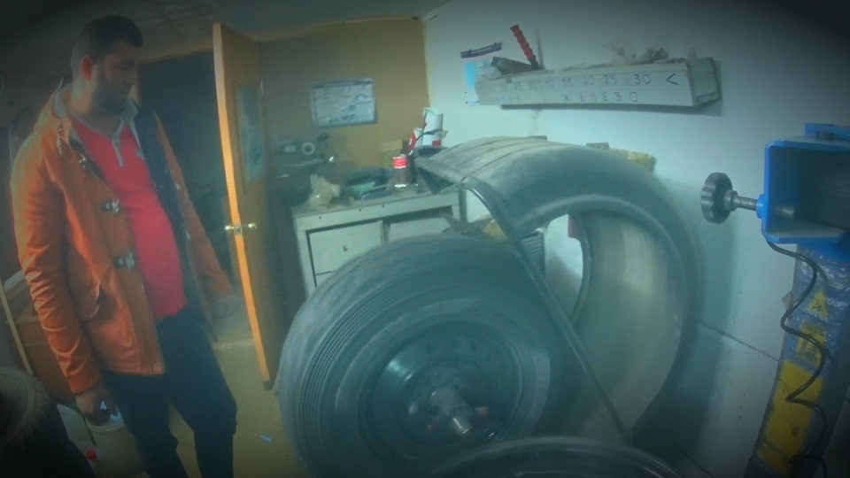 #Лютый. Подготавливаю 32е колеса на ЛУАЗ — ЛуАЗ 969, 1 л, 1987 года ...