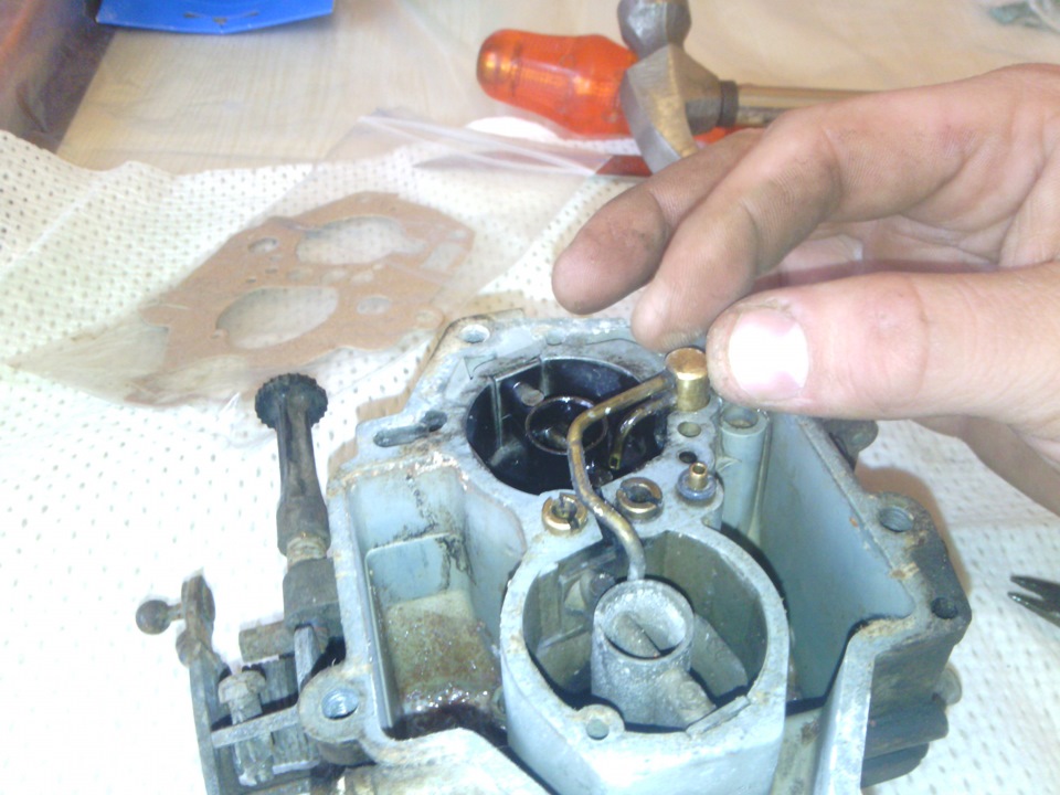 Решился перебрать карбюратор. — Ford Escort Mk3, 1,3 л, 1981 года ...