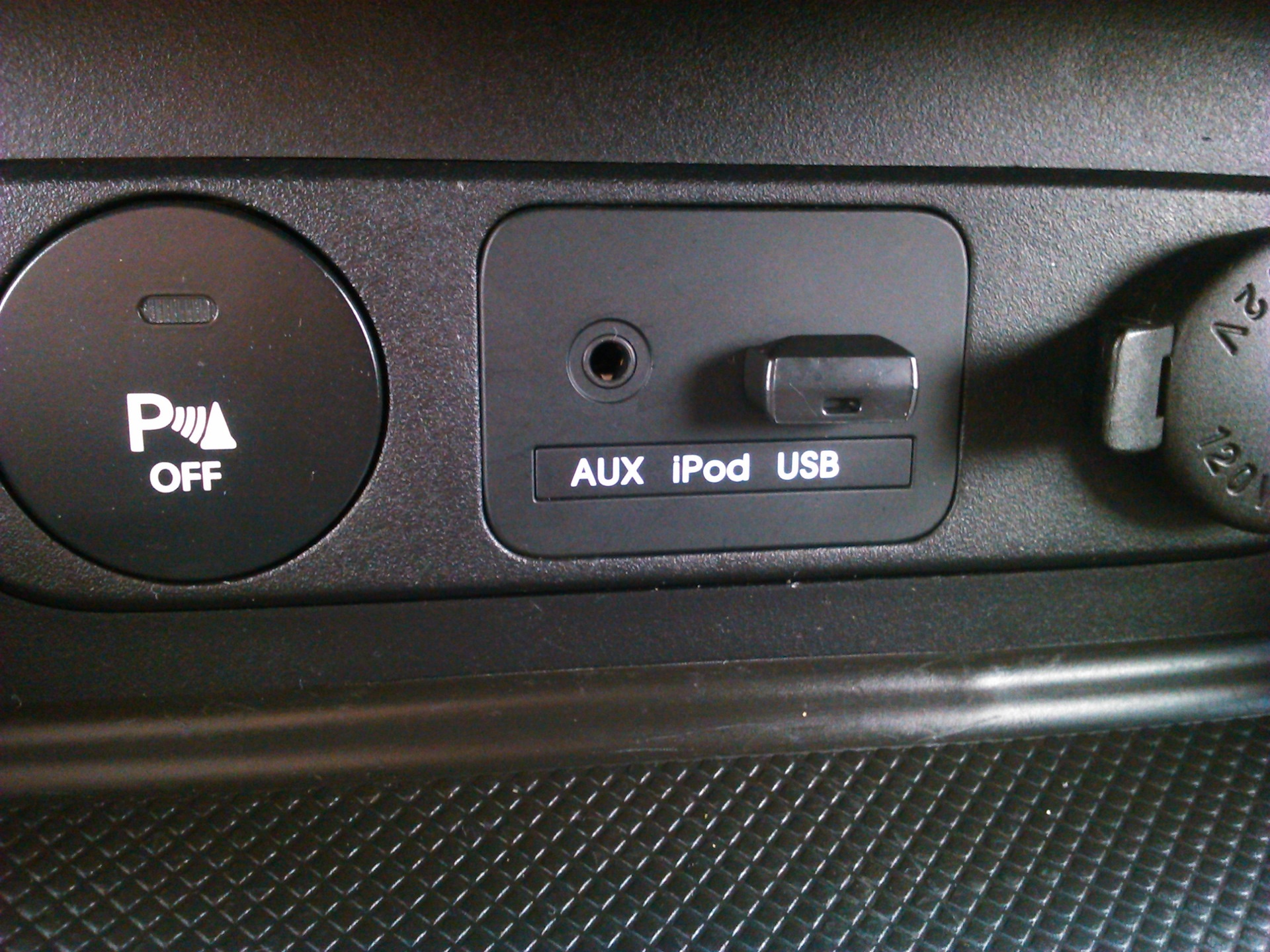 Перестали работать usb порты на ноутбуке. Не работает задние usb. Не работает задние usb. Usb розетка pajero 4. Не работает задние usb.