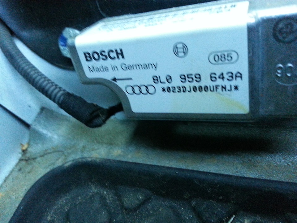 куплю бу зчДатчик поперечного ускорения, датчик удара 8L0959643A ...