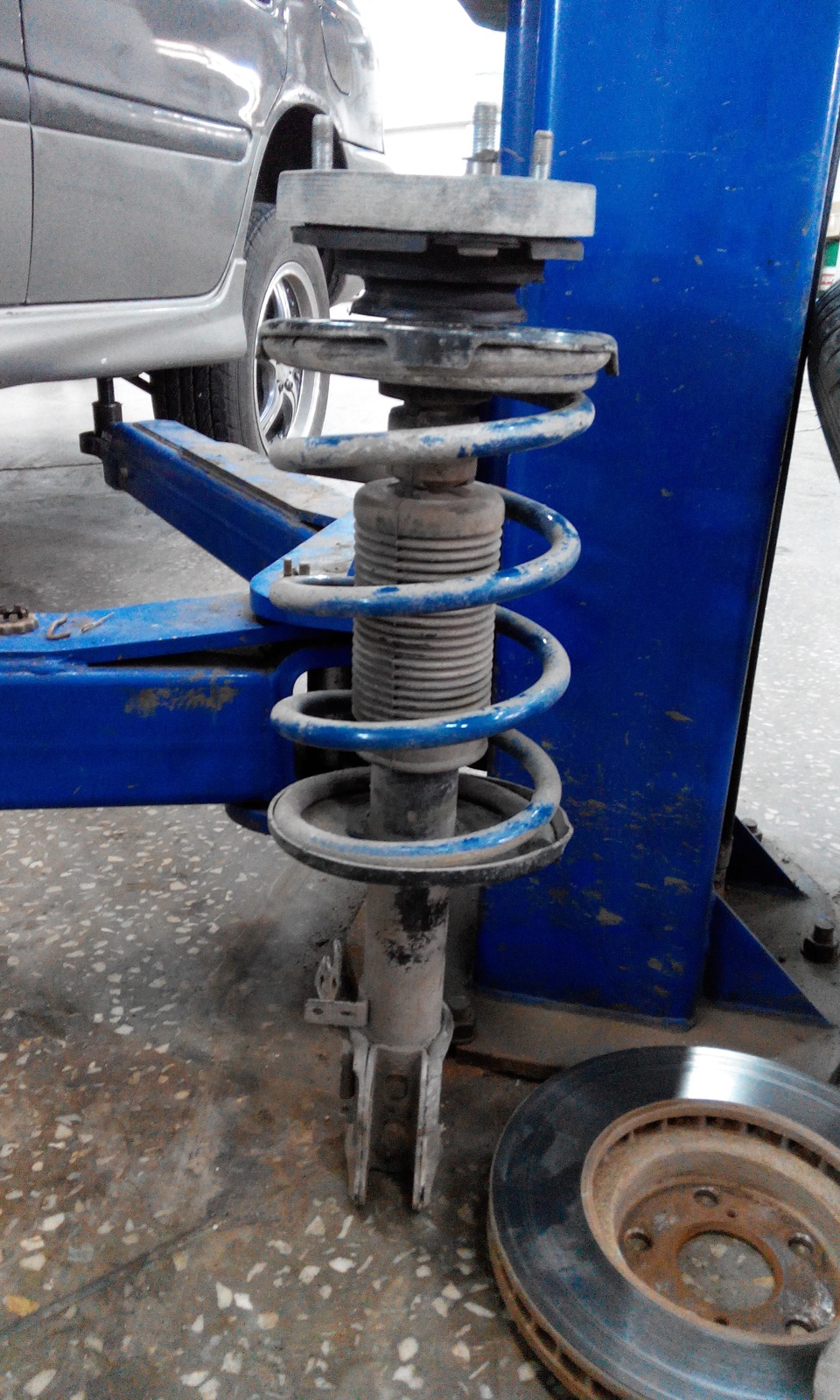 Замена опор стоек, ступичных подшипников и др. — Toyota Caldina (210 ...