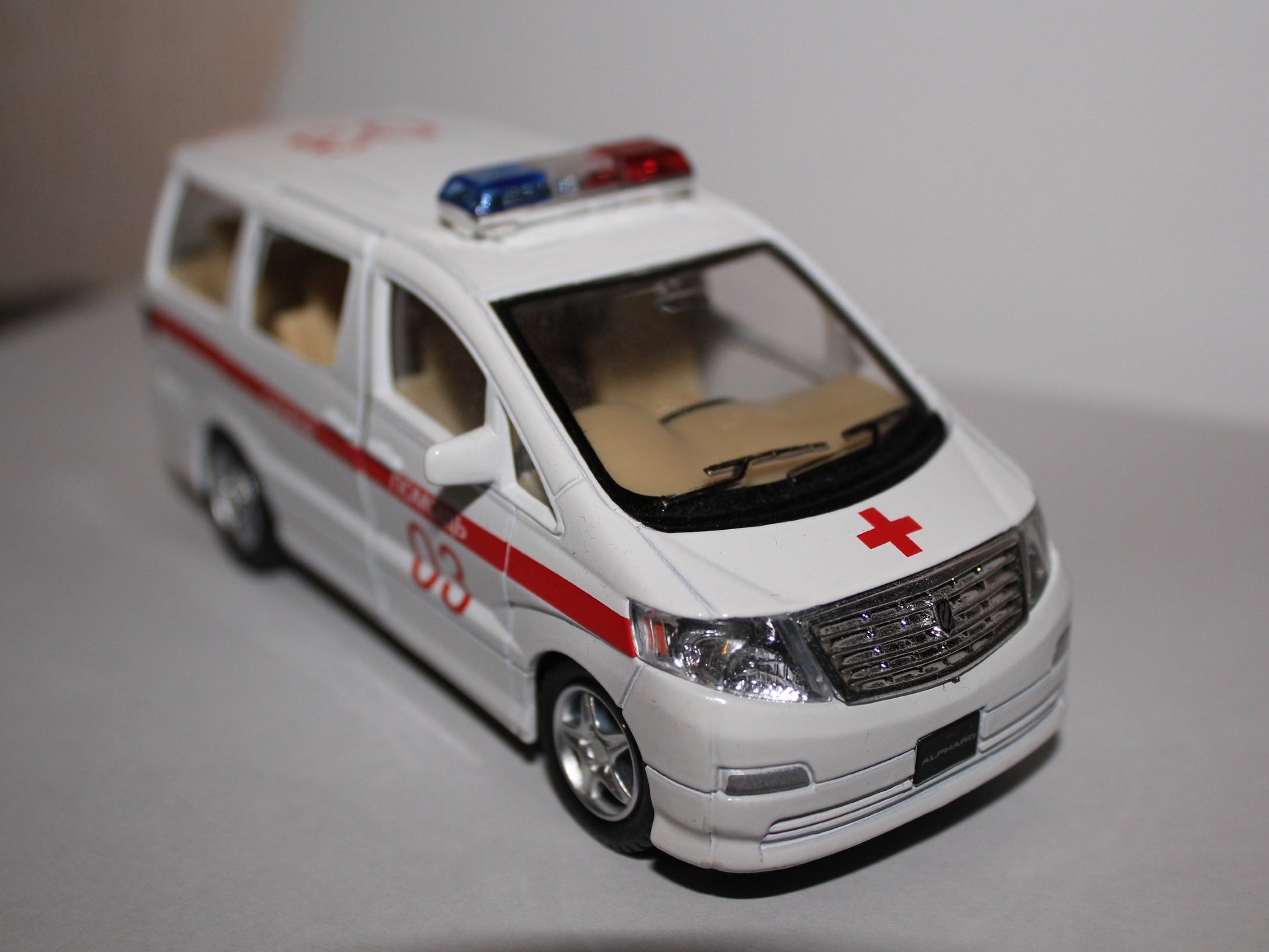 Заветная игрушка — Toyota Alphard, 2,4 л, 2004 года | просто так | DRIVE2